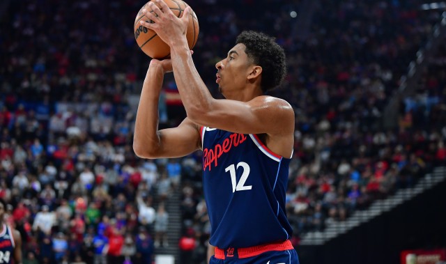 b体育-冲击7连胜！快船战公牛 卡梅隆·克里斯蒂出战成疑 小卡等人缺席