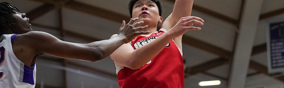 b体育-媒体人：杨瀚森进攻高效 但还是暴露出体能和防守问题仍需努力