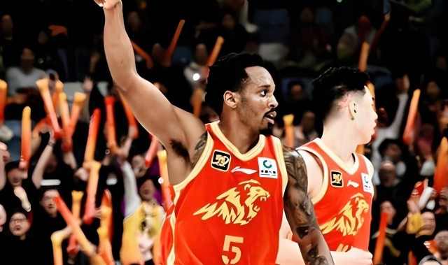 b体育下载-输广东6分！揪出表现最差之人，狂出手21次 坑惨了广厦队