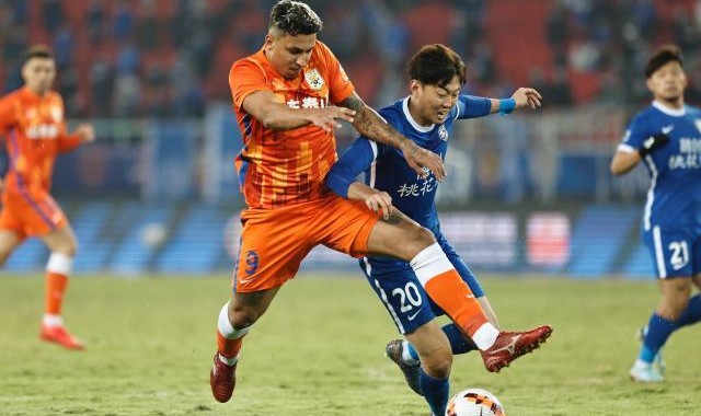 b体育登录入口-佩德罗保守保得住冠军？有苦难言背后是防线“坍塌”